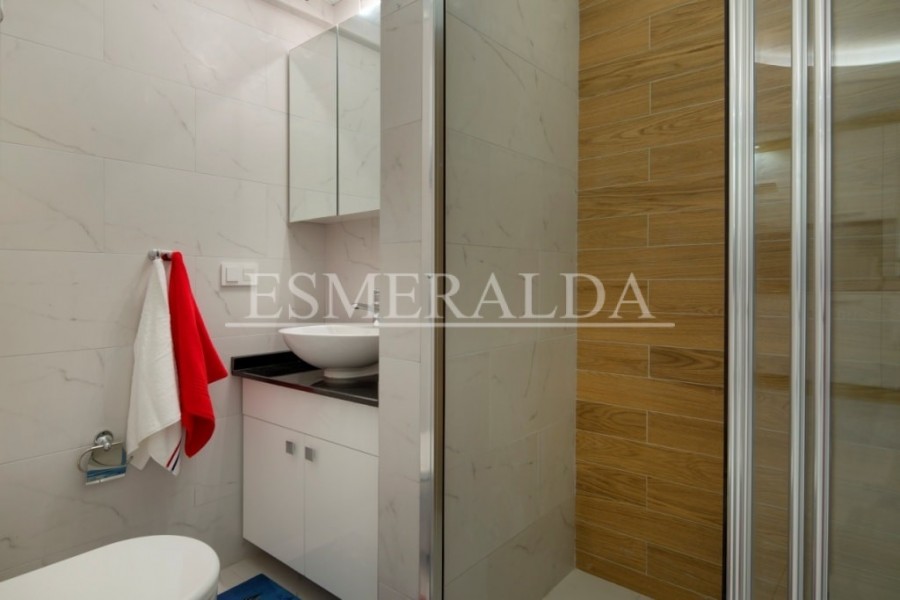 Alanya Kızlarpınarı  Mahallesin'De  Granada  Sitesinde   1+1 Satılık Daire