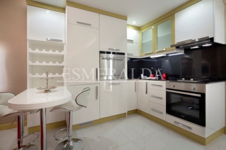 Alanya Kızlarpınarı  Mahallesin'De  Granada  Sitesinde   1+1 Satılık Daire