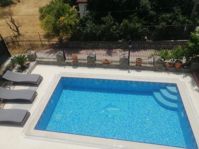 Alanya Oba Mahallesinde Havuzlu Kiralık 3+1 Villa