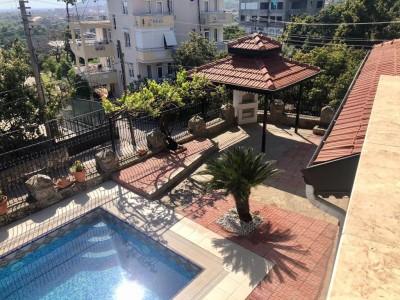 Alanya Oba Mahallesinde Havuzlu Kiralık 3+1 Villa