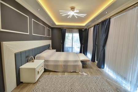 Alanya  Dinek  Mah Lüks  6+2 Satılık Villa