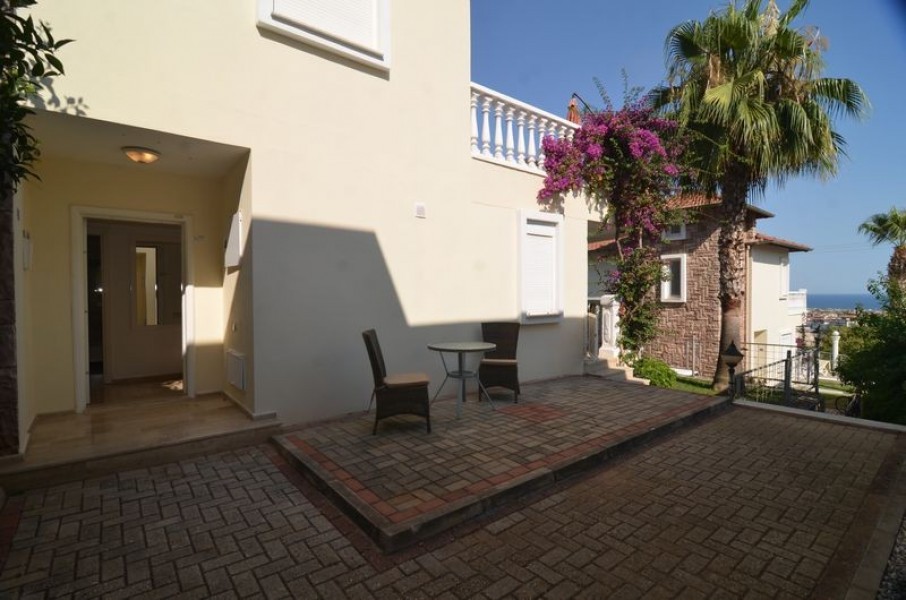 Alanya Tepe Mah Satılık 3+1 Deniz Manzaralı Villa