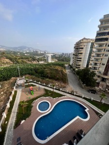 Alanya Mahmutlar'da  Havuz ve Doğa   Manzaralı Satılık 1+1 Daire