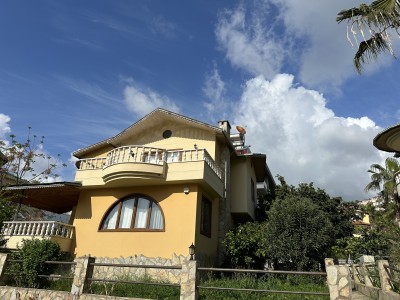 Alanya Kestel  Mah Havuzlu Ayrı Mutfaklı Satılık 3+1 Villa