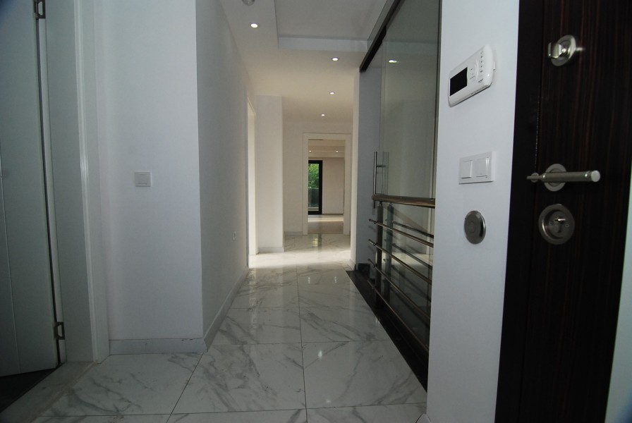 Alanya  Lüks Plazada Satılık OFİS & BÜRO