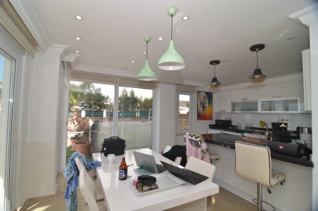 Alanya Tepe  Mahallesinde Kiralık  3+1 Villa