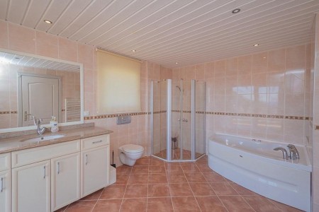 Alanya Cikcilli'de Deniz Manzaralı Satılık 3+1 İkiz Villa