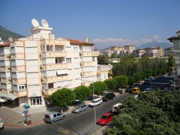 Alanya Saray Mah Cadde Üzerinde Satılık 2+1 Ayrı Mutfaklı Daire