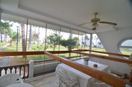 Alanya Türkler Mahallesi  Denize Sıfır Kiralık 3+1 Villa