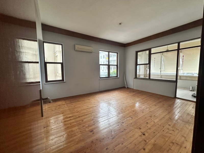 Alanya Güllerpınarın'da  Deniz Manzaralı 3+1 Satılık Daire