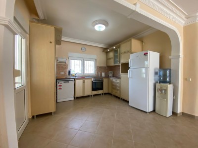 Alanya Oba Mahallesinde 3+1 Kiralık Tripleks Villa