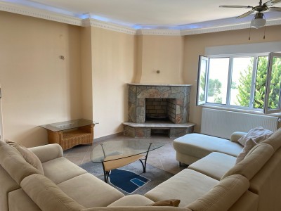 Alanya Oba Mahallesinde 3+1 Kiralık Tripleks Villa