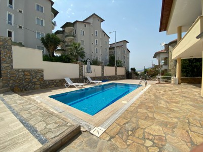 Alanya Oba Mahallesinde 3+1 Kiralık Tripleks Villa