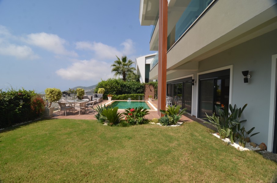 Panoramik Deniz Manzaralı Butik Sitede Lüks Müstakil 4+2 Villa