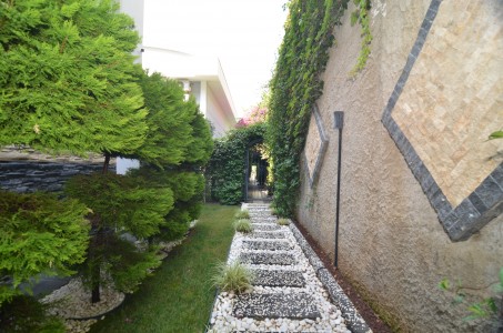 Panoramik Deniz Manzaralı Butik Sitede Lüks Müstakil 4+2 Villa